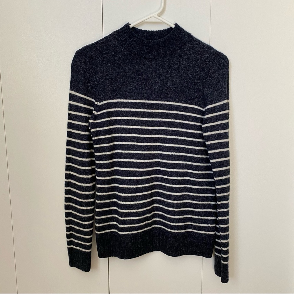 Abercrombie & Fitch Sweater